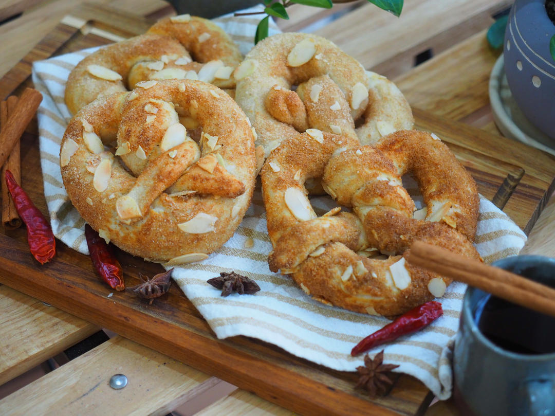 天然酵母美式杏仁扭结面包（American soft almond pretzel）