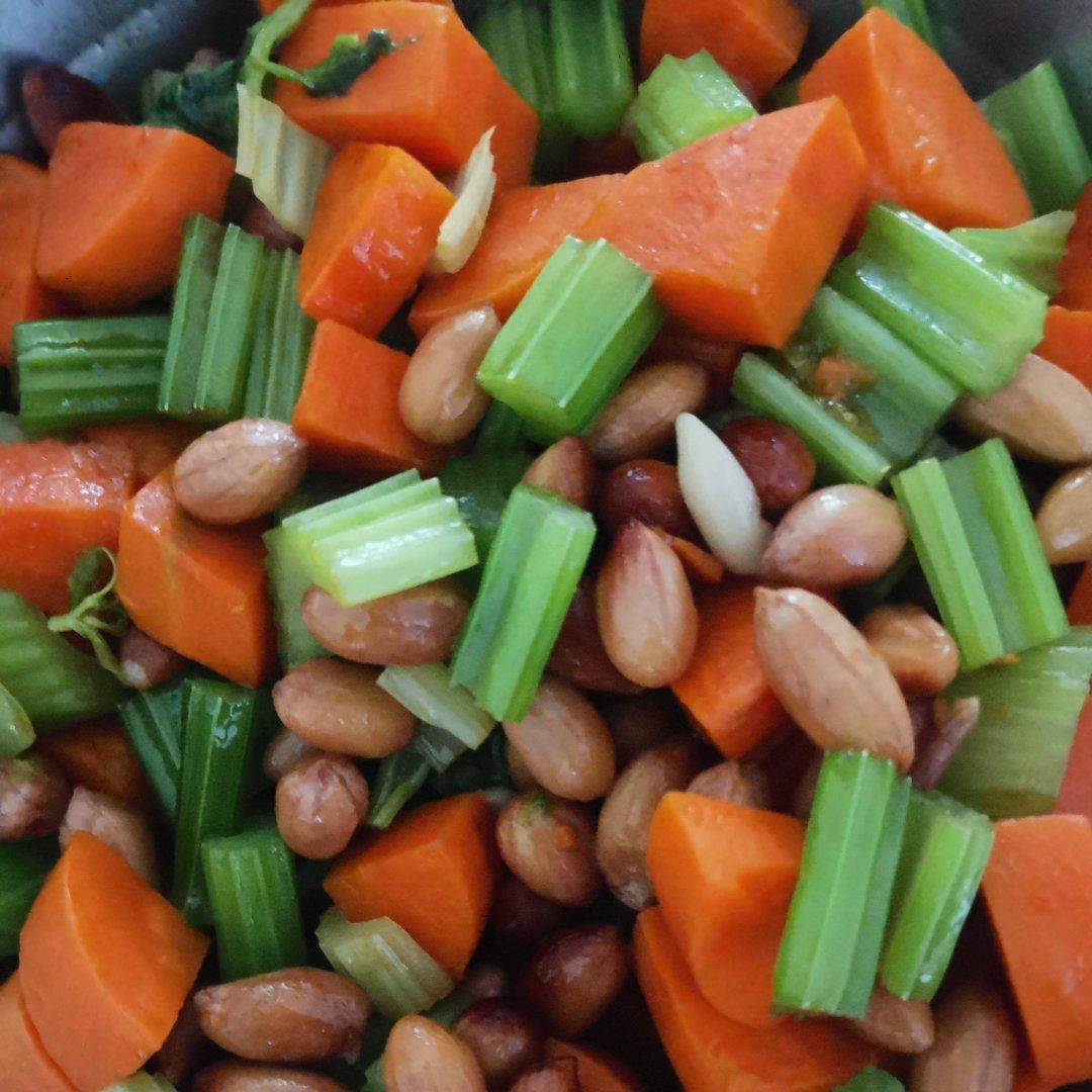 凉拌芹菜花生米胡萝卜