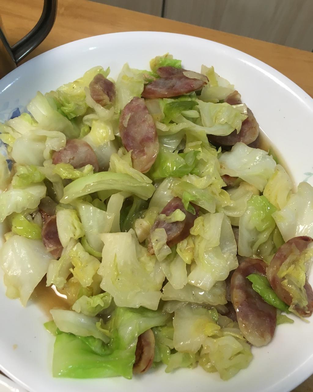 腊肠手撕包菜