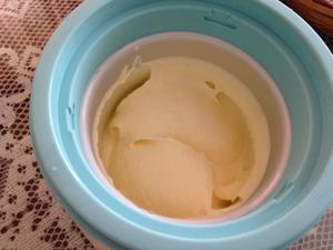牛奶冰淇淋（小熊冰淇淋机版）的做法 步骤7