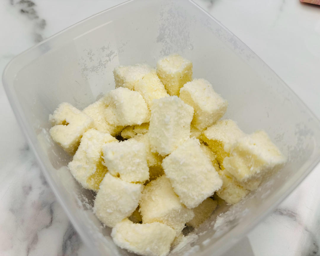「雪椰方糕」
吃一口你就知道，不输烘培店