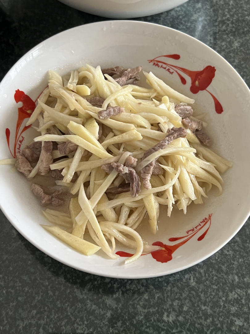 茭白这样做百吃不厌，茭白炒肉