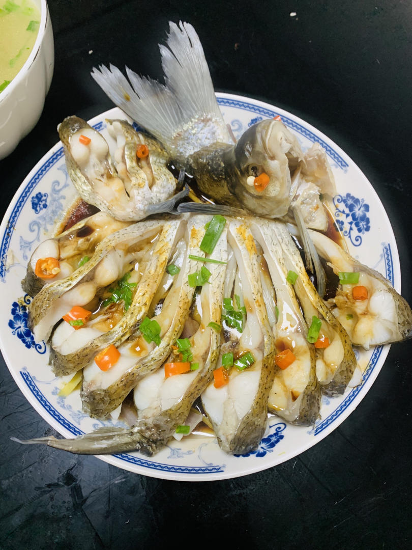 年夜菜必备❗️全家都爱的孔雀开屏清蒸鳊鱼🐟