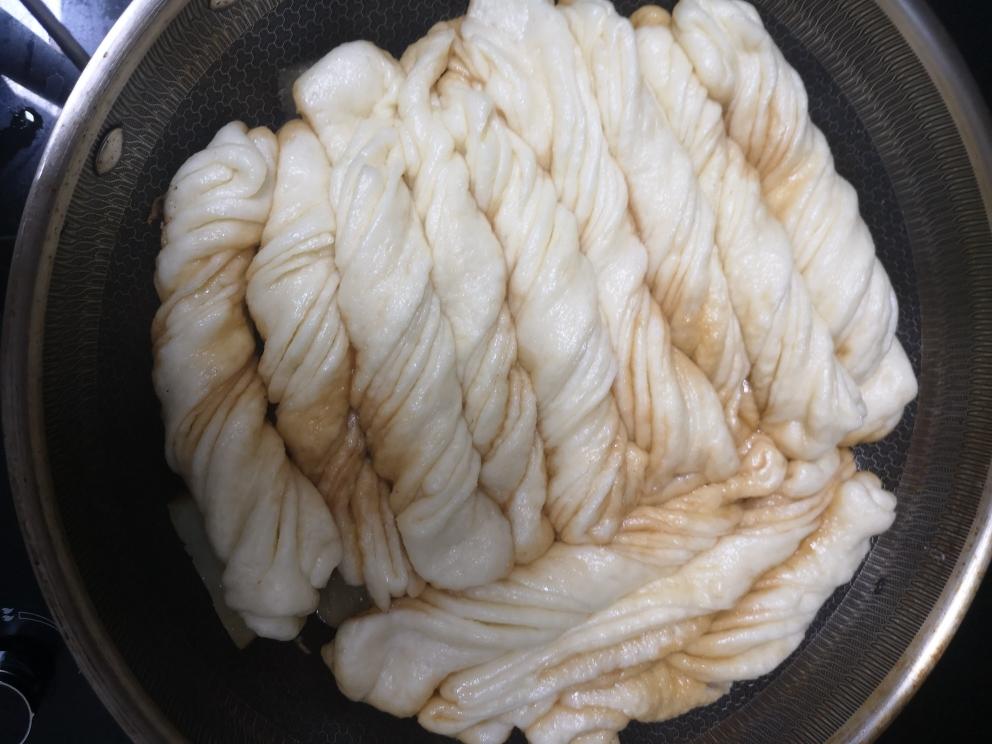 饭菜肉一锅出——排骨粘卷子