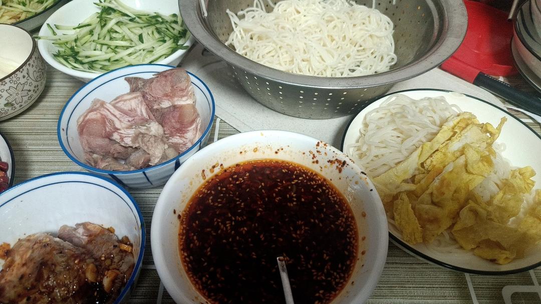 🥒鸡丝凉面