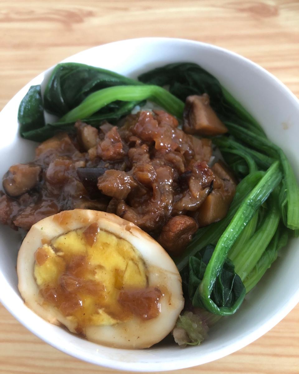 洋葱酥卤肉饭