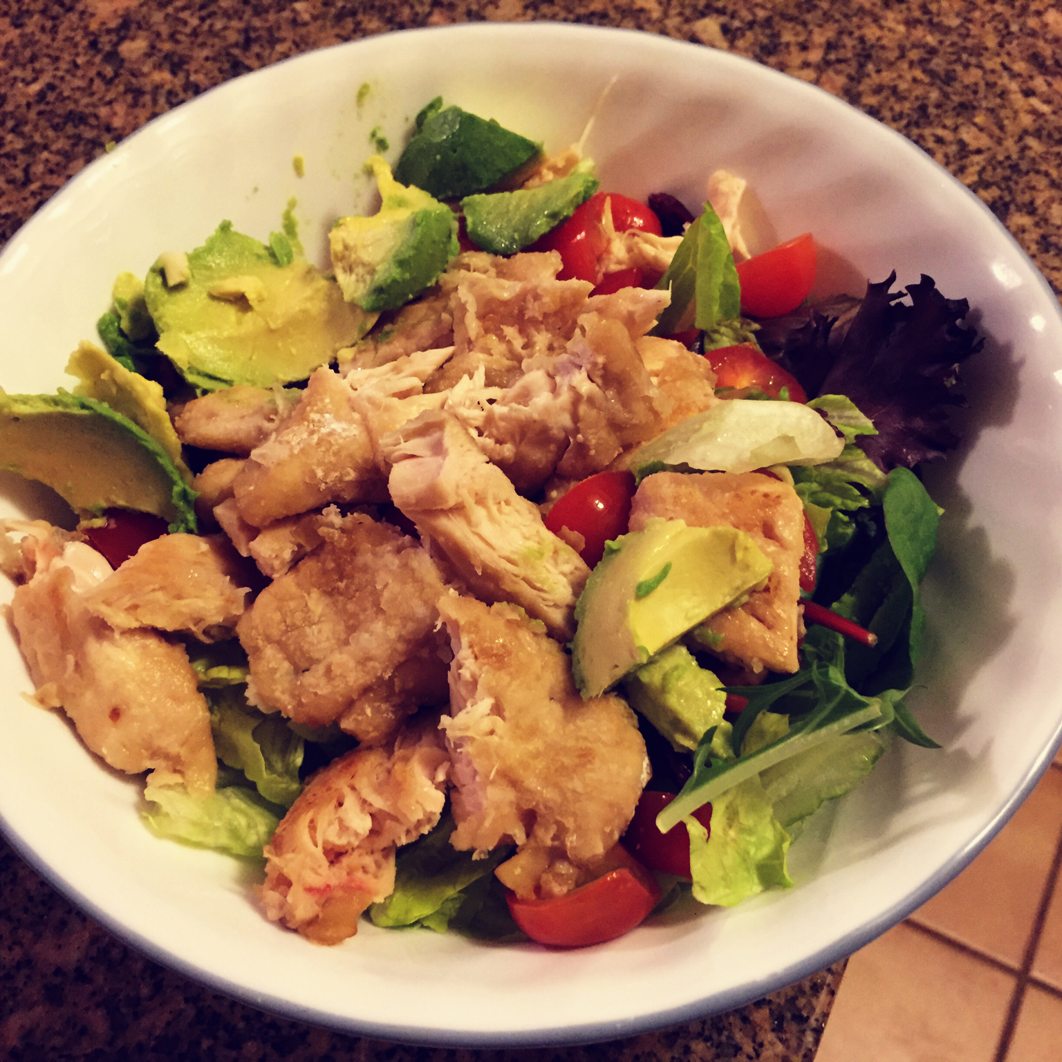 鸡肉牛油果沙拉