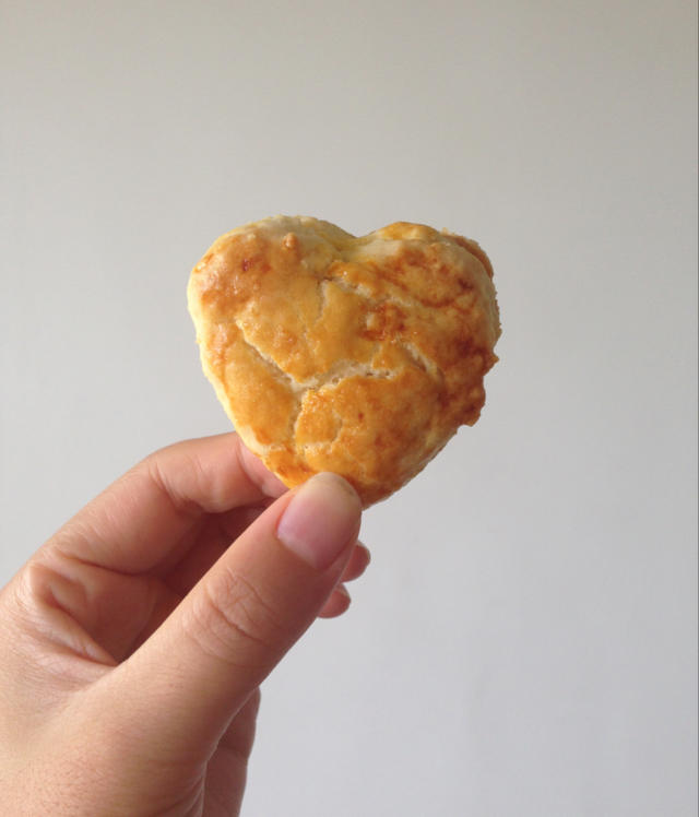 【视频】3分钟 奶油司康Scone(可能是世界上最快手的司康) 消耗淡奶油～