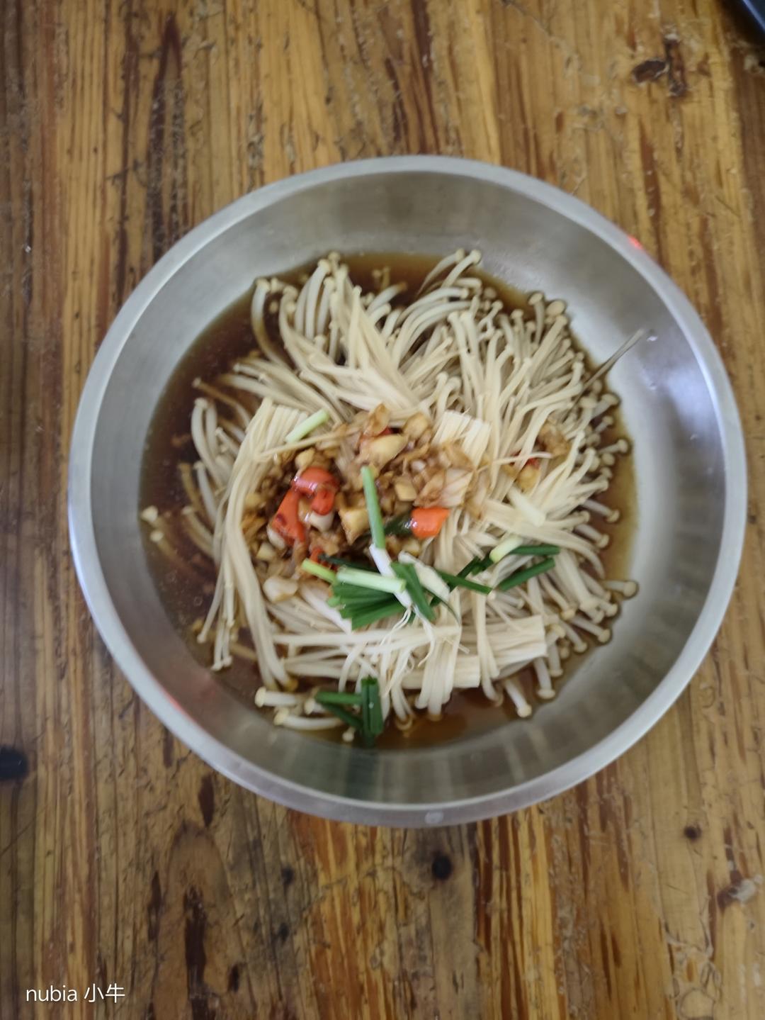 超级下饭的蒜蓉金针菇！好吃到爆