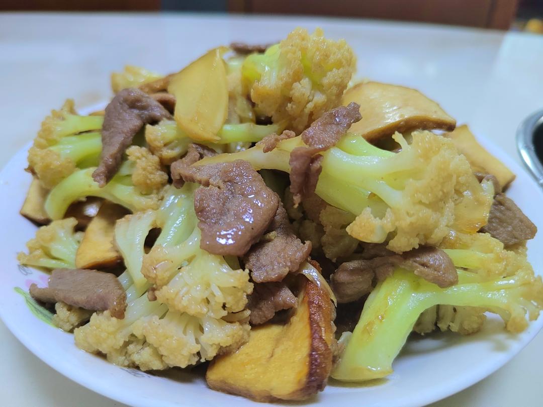 花菜炒肉丝豆干