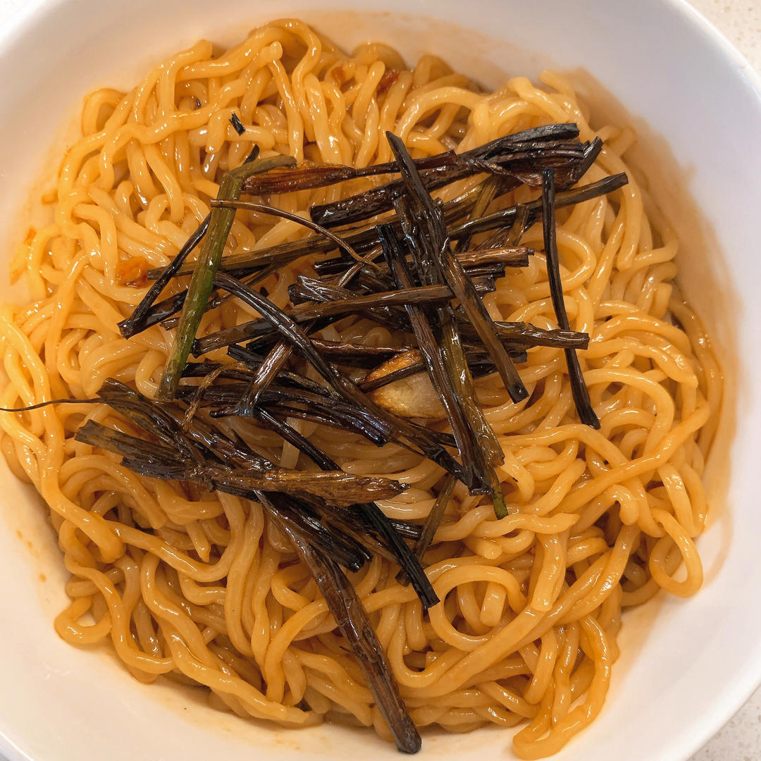 10分钟搞定的一碗葱油拌面