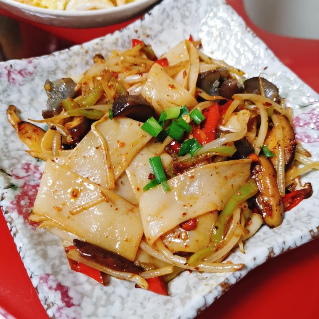 炒凉皮——5分钟完成，好吃又方便❗