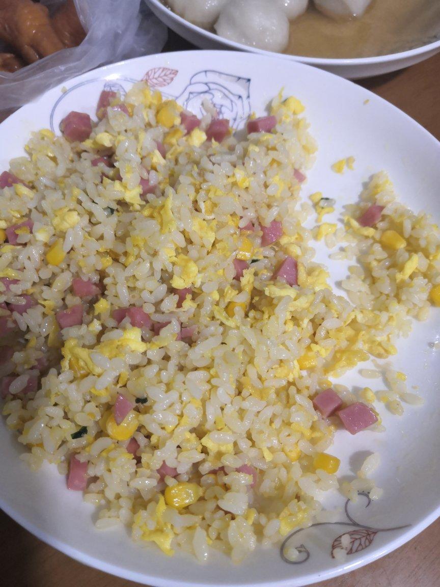火腿鸡蛋炒饭