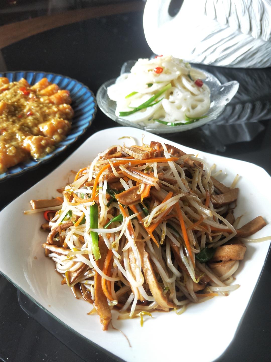 豆芽炒香干