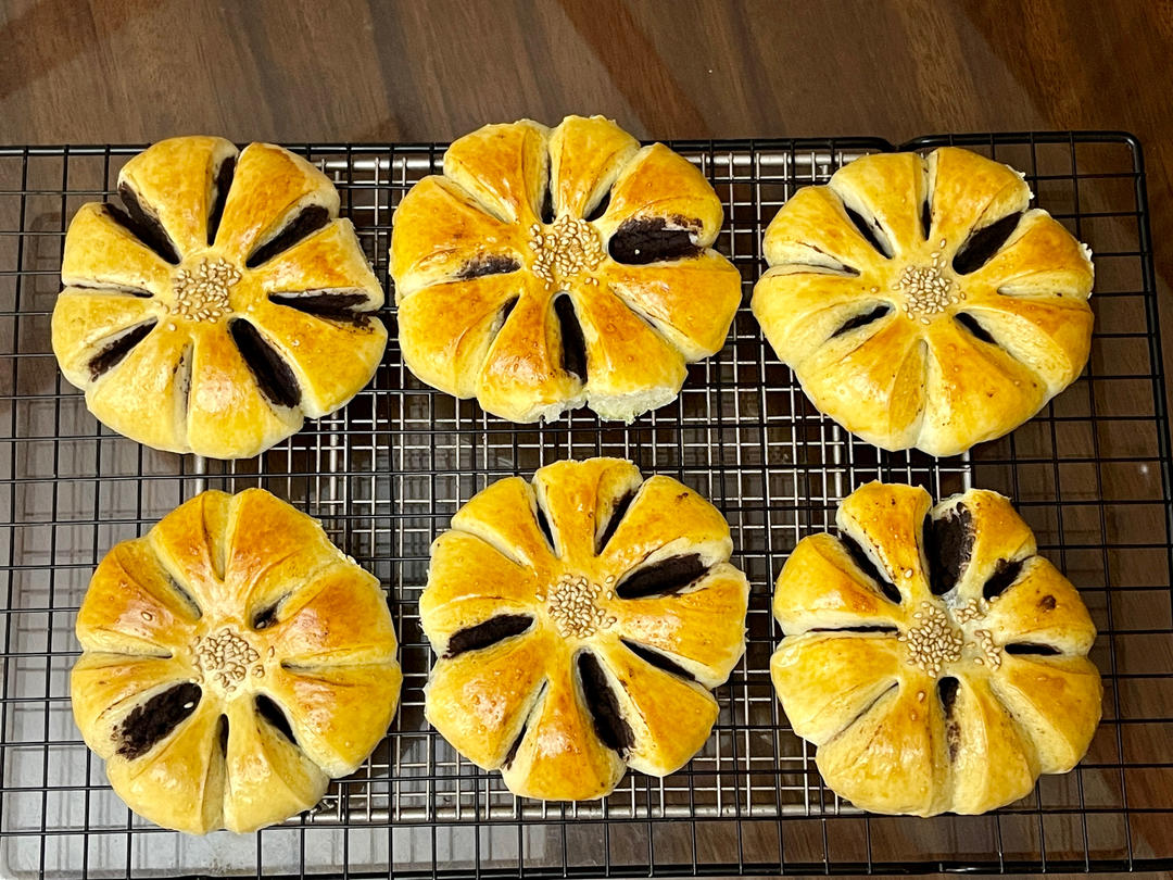 豆沙花朵面包（附红豆馅做法）