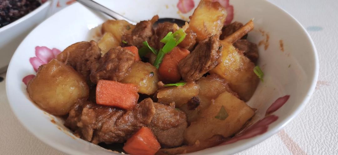 巨下饭的土豆炖牛肉