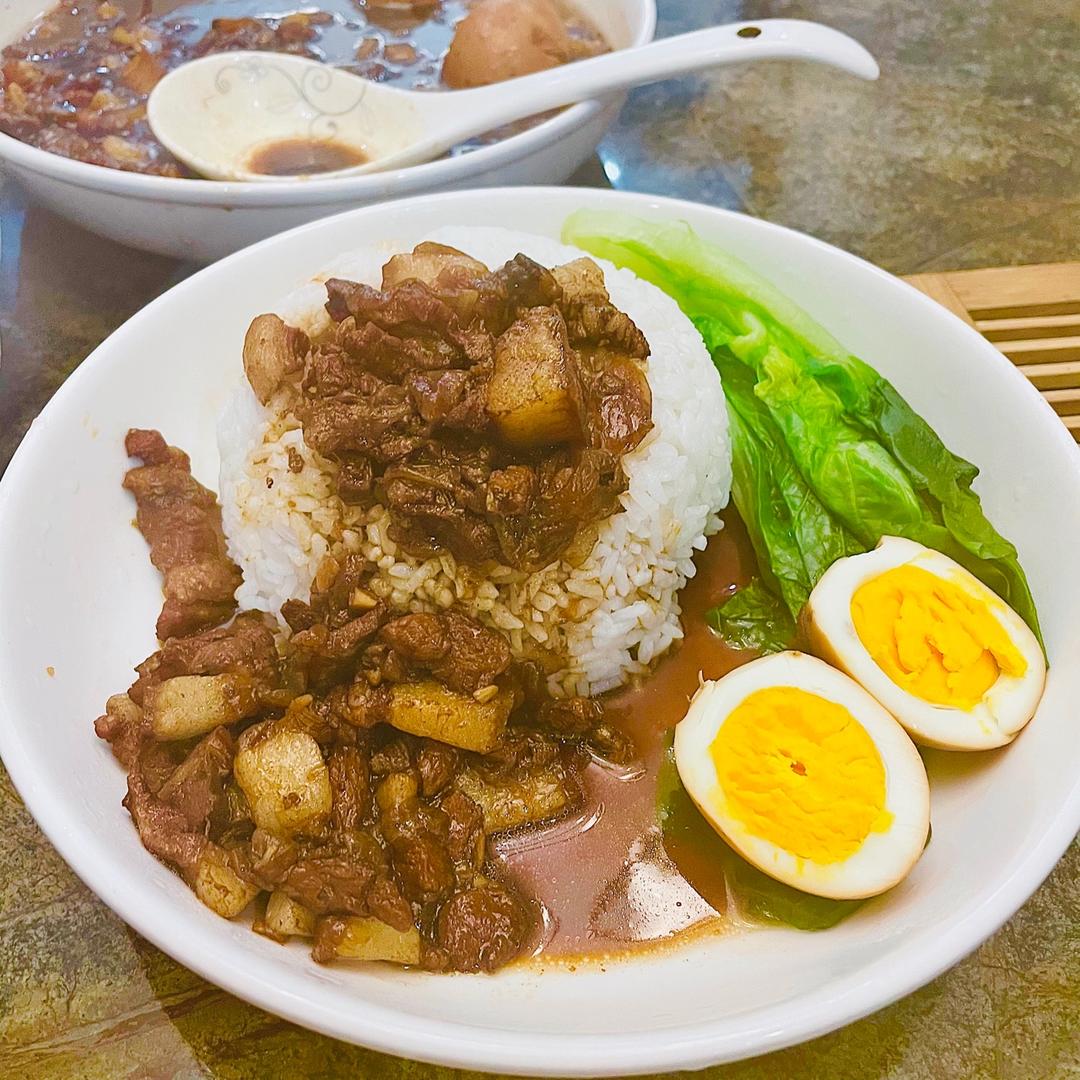 洋葱酥卤肉饭