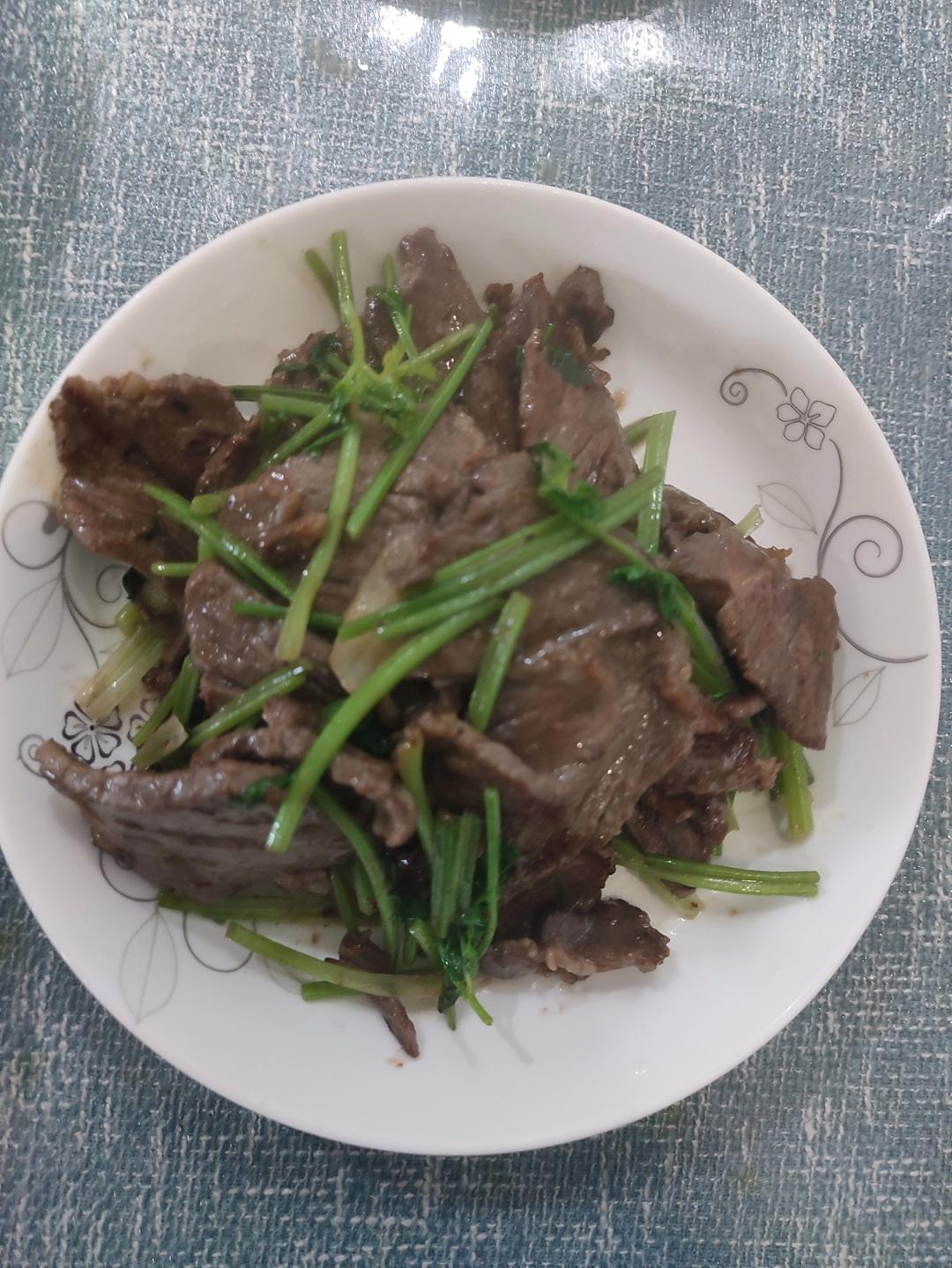香菜牛肉