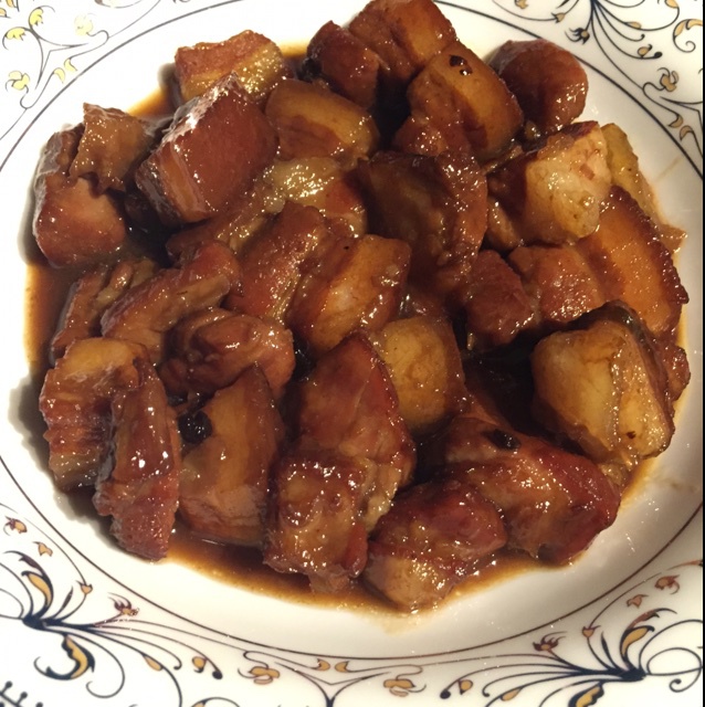 吃着碗里望着锅里的红烧肉