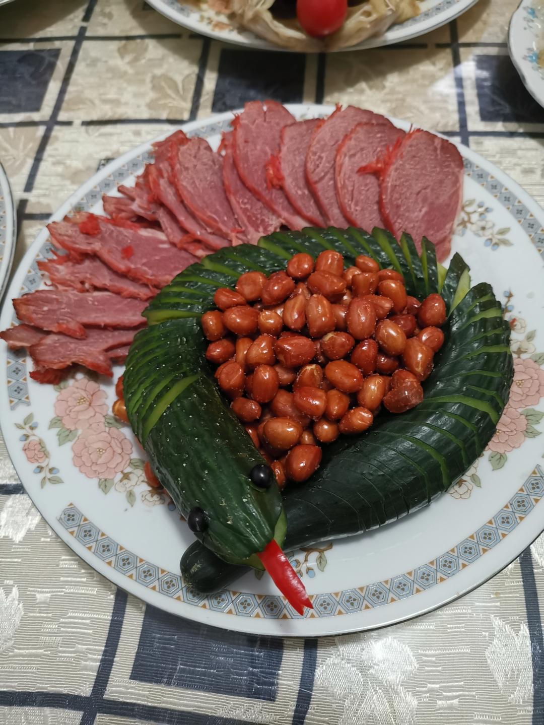 蛇年大吉｜蓑衣黄瓜手撕鸡（🧧春节宴客凉菜集锦）