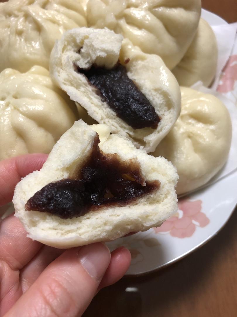 暄软可口的豆沙包