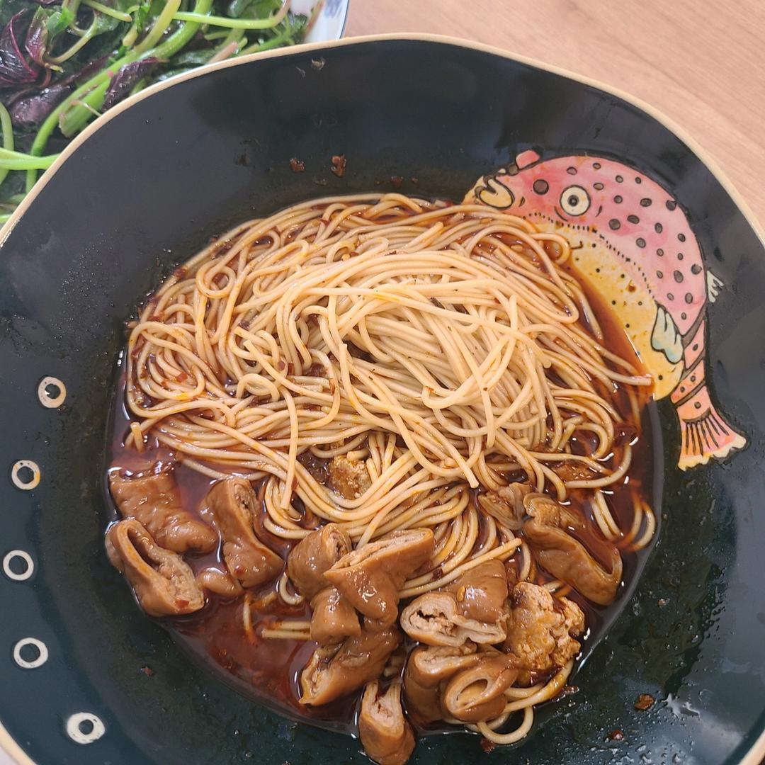 肥肠面，红烧肥肠面