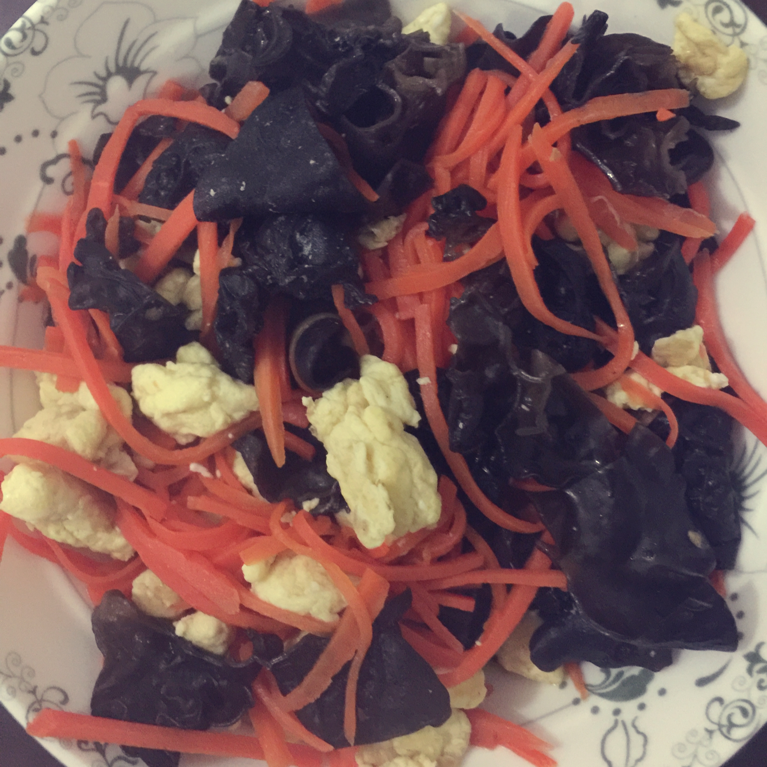 胡萝卜木耳炒蛋