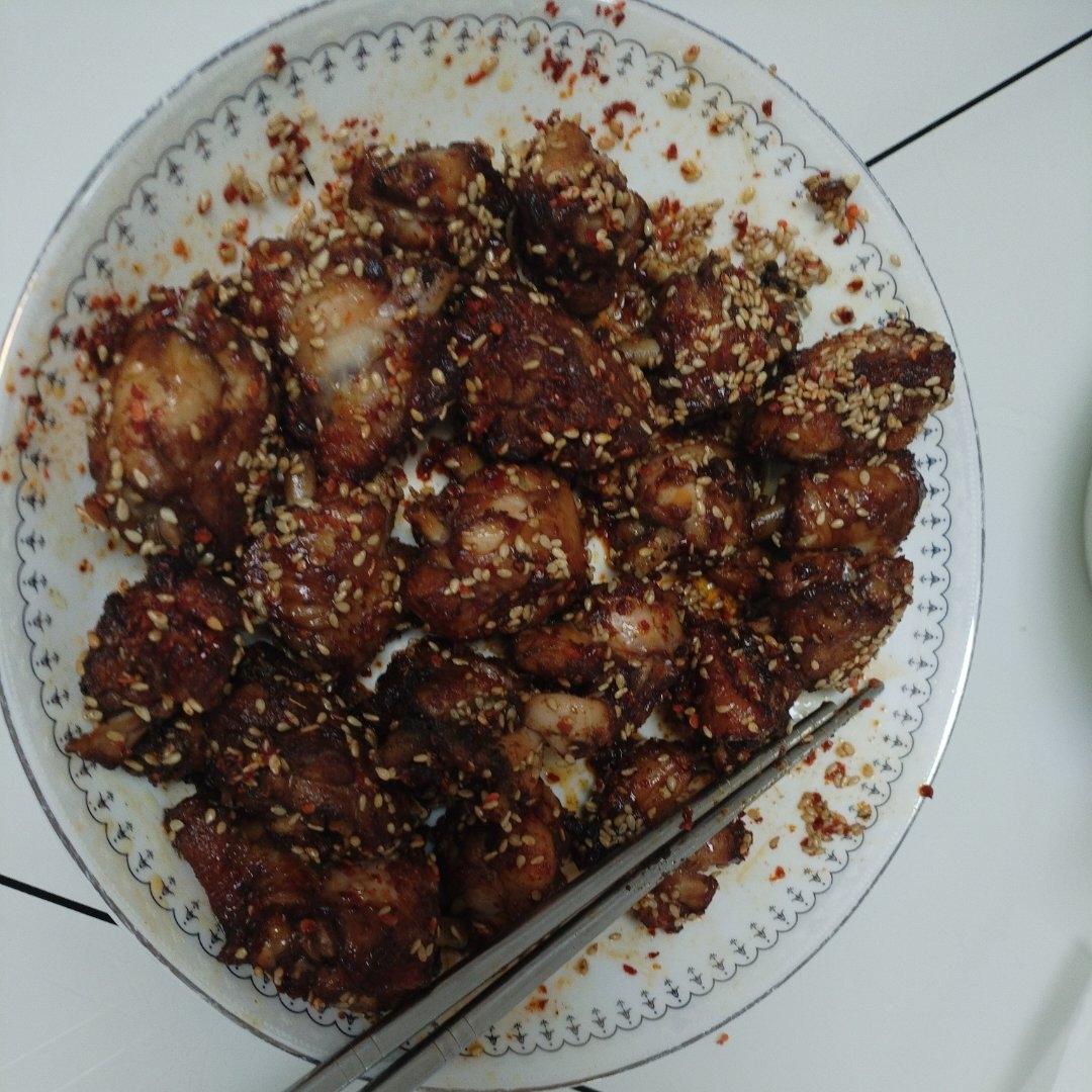 香辣鸡翅（手指都舔干净）