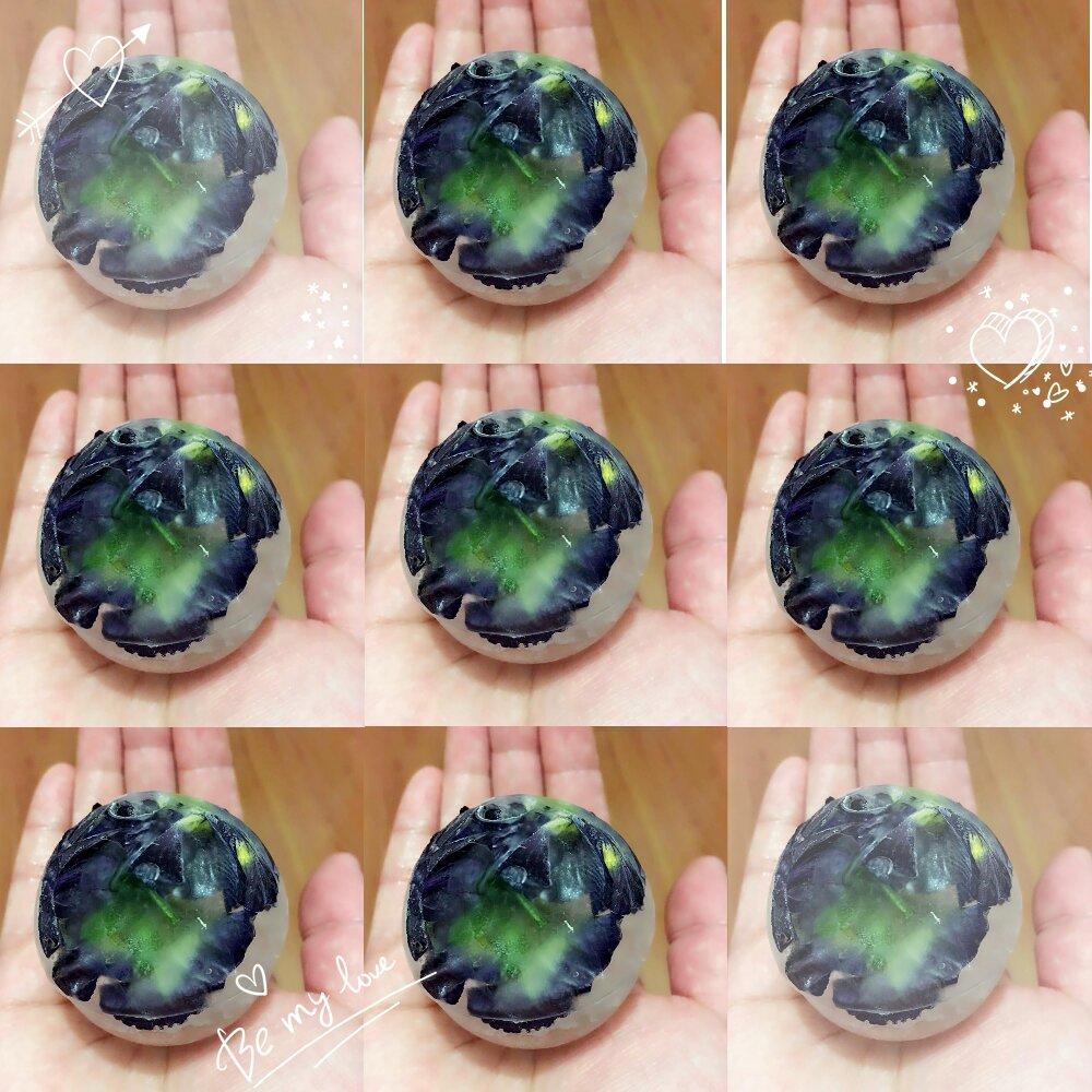 三色堇花朵冰块