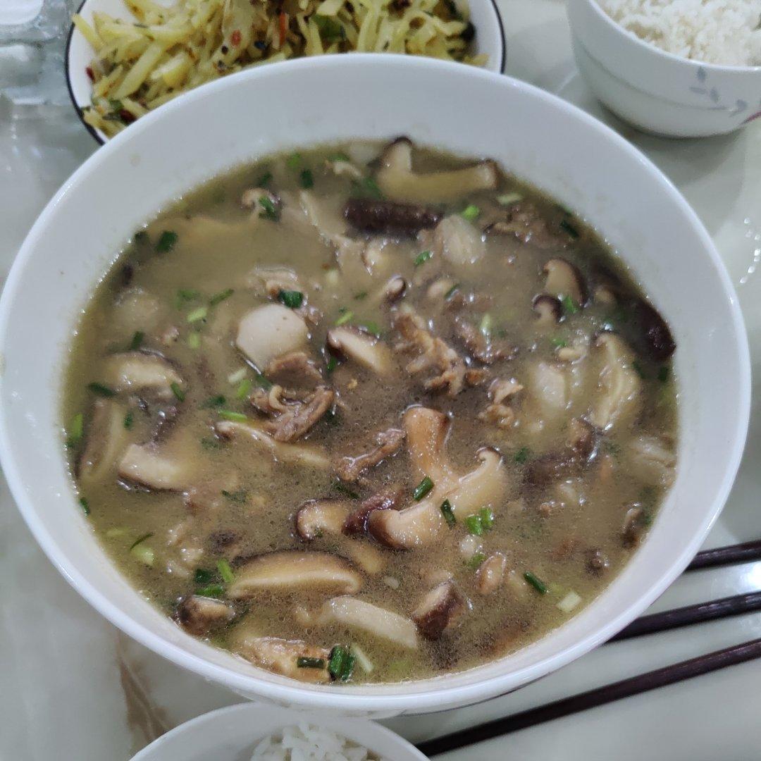 滋补鲜 香菇汤
