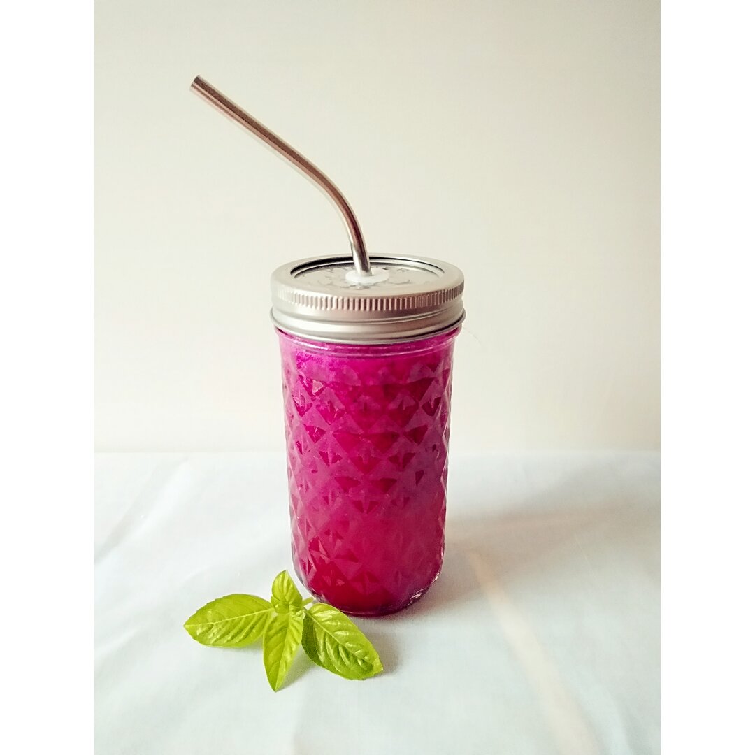 嫱隅做的红肉火龙果汁