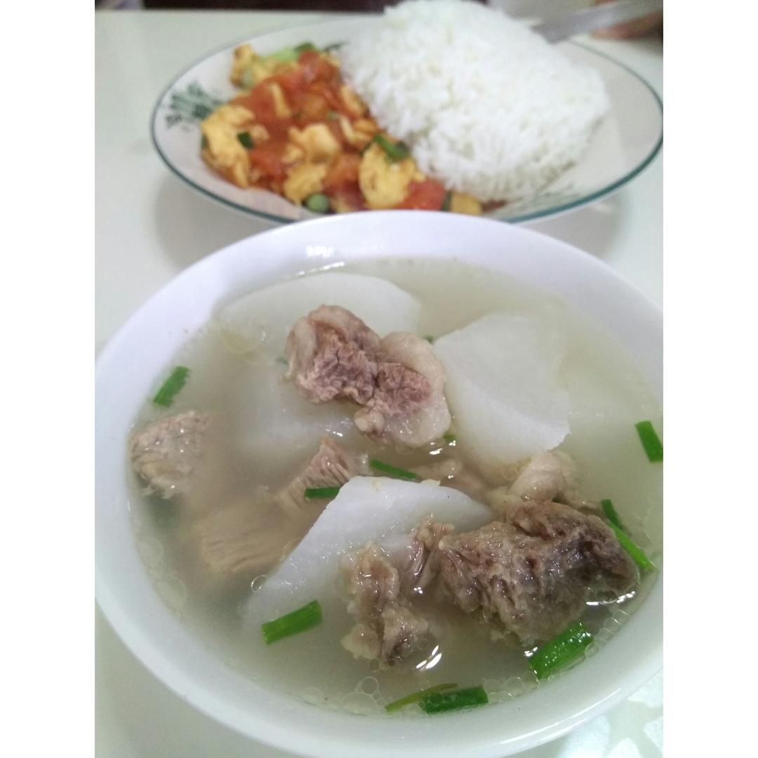 萝卜牛腩煲