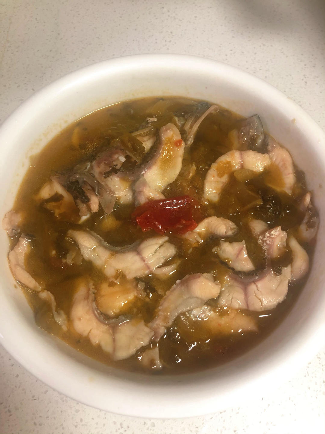 〈酸菜鱼〉，汤都能喝掉。欣小厨 😉