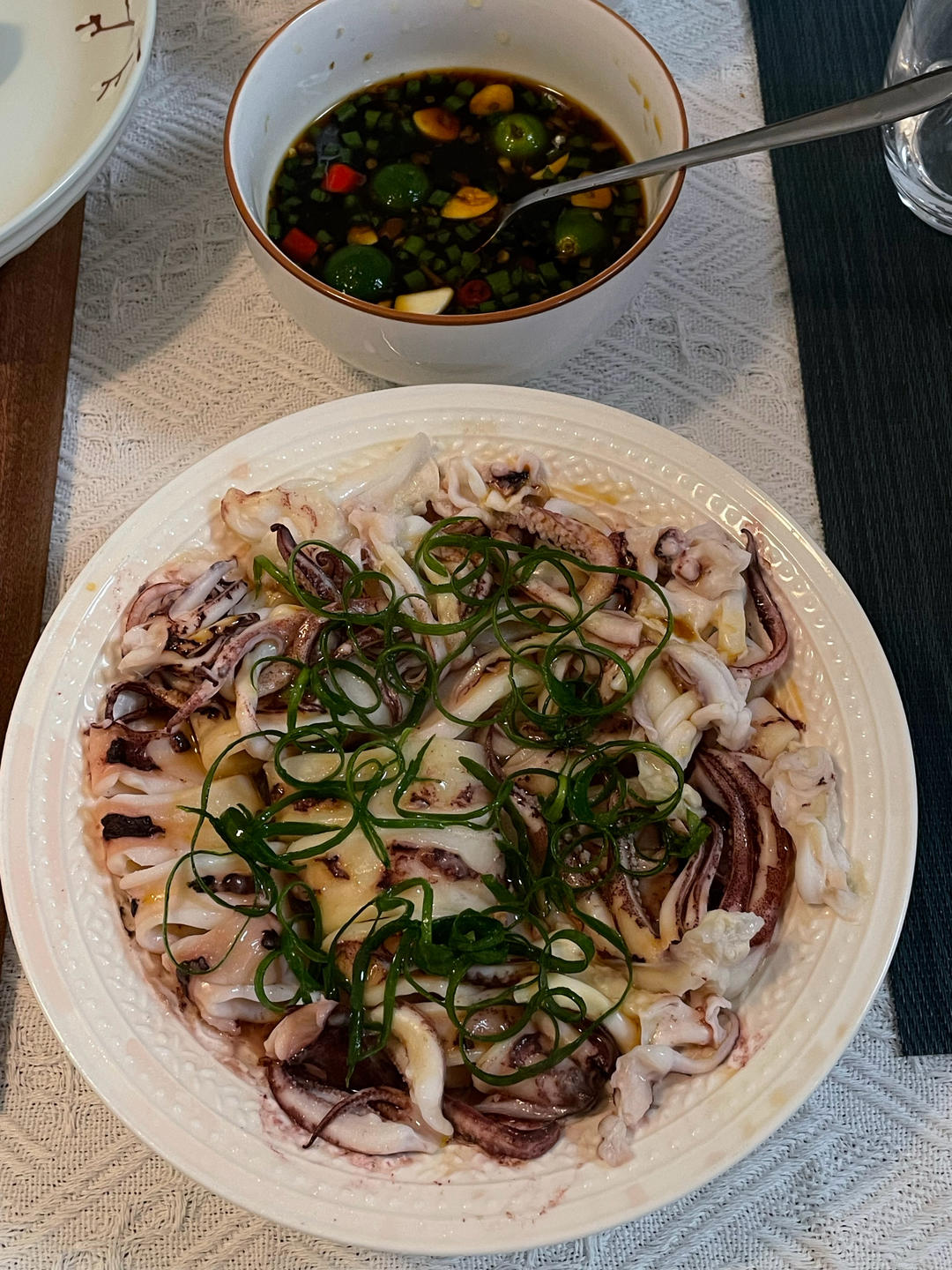 清蒸鱿鱼。鲜甜爽口，美味弹牙