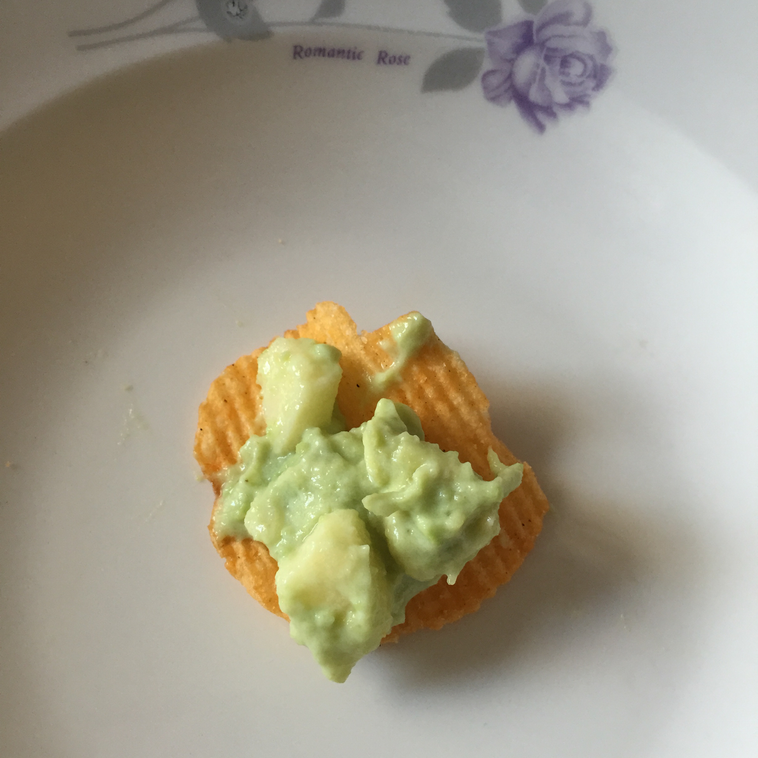 薯片牛油果大虾沙拉