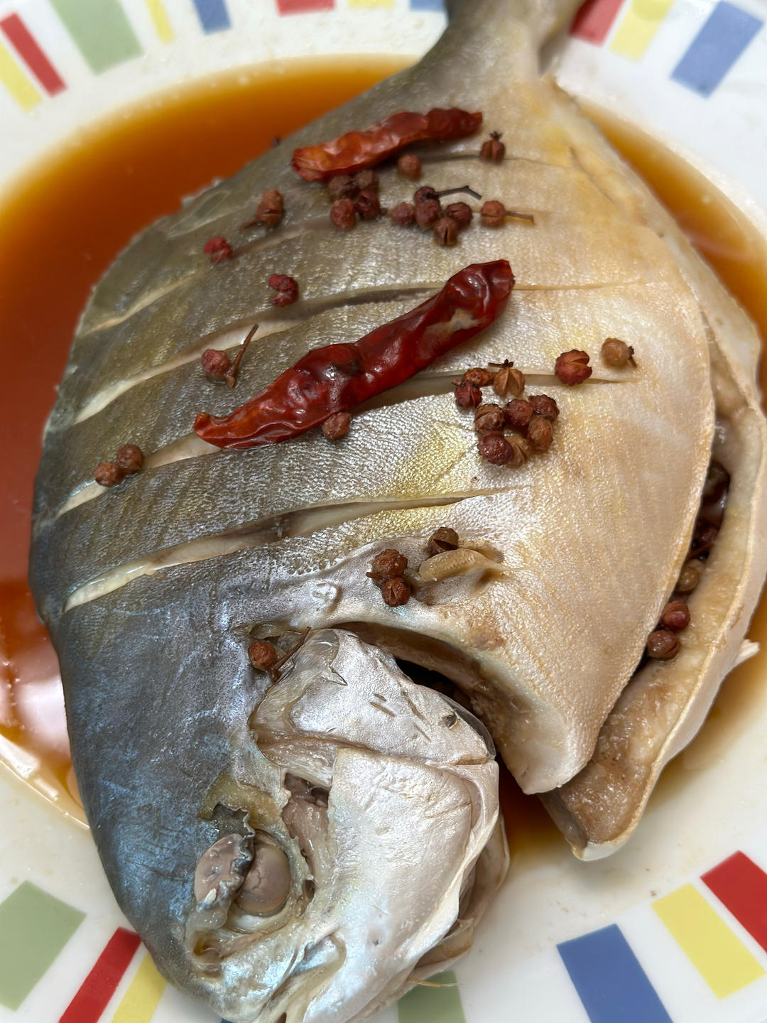 清蒸金鲳鱼，让我们用10分钟做出家宴必备的“年年有余”