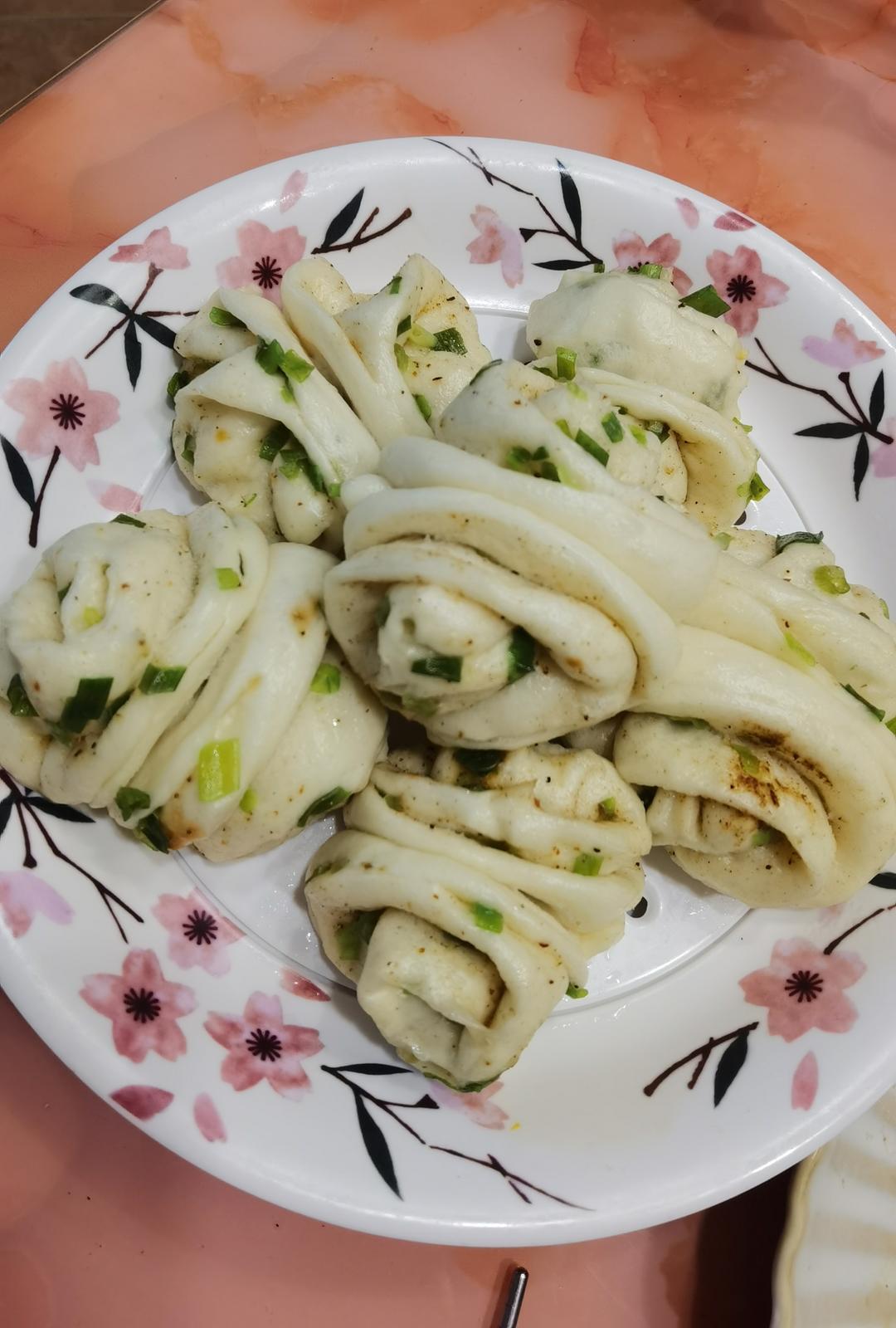🌺椒盐葱香花卷🌺（操作简单，好吃又好看）