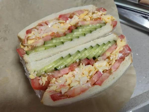快手早餐系列之蟹柳滑蛋三明治