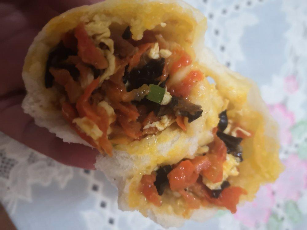 胡萝卜木耳鸡蛋素包子