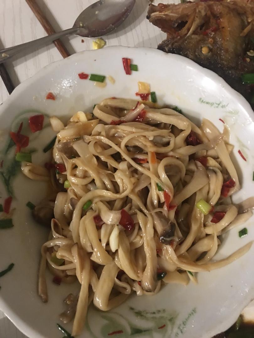 比肉还好吃的【手撕凉拌杏鲍菇】，上桌扫光光