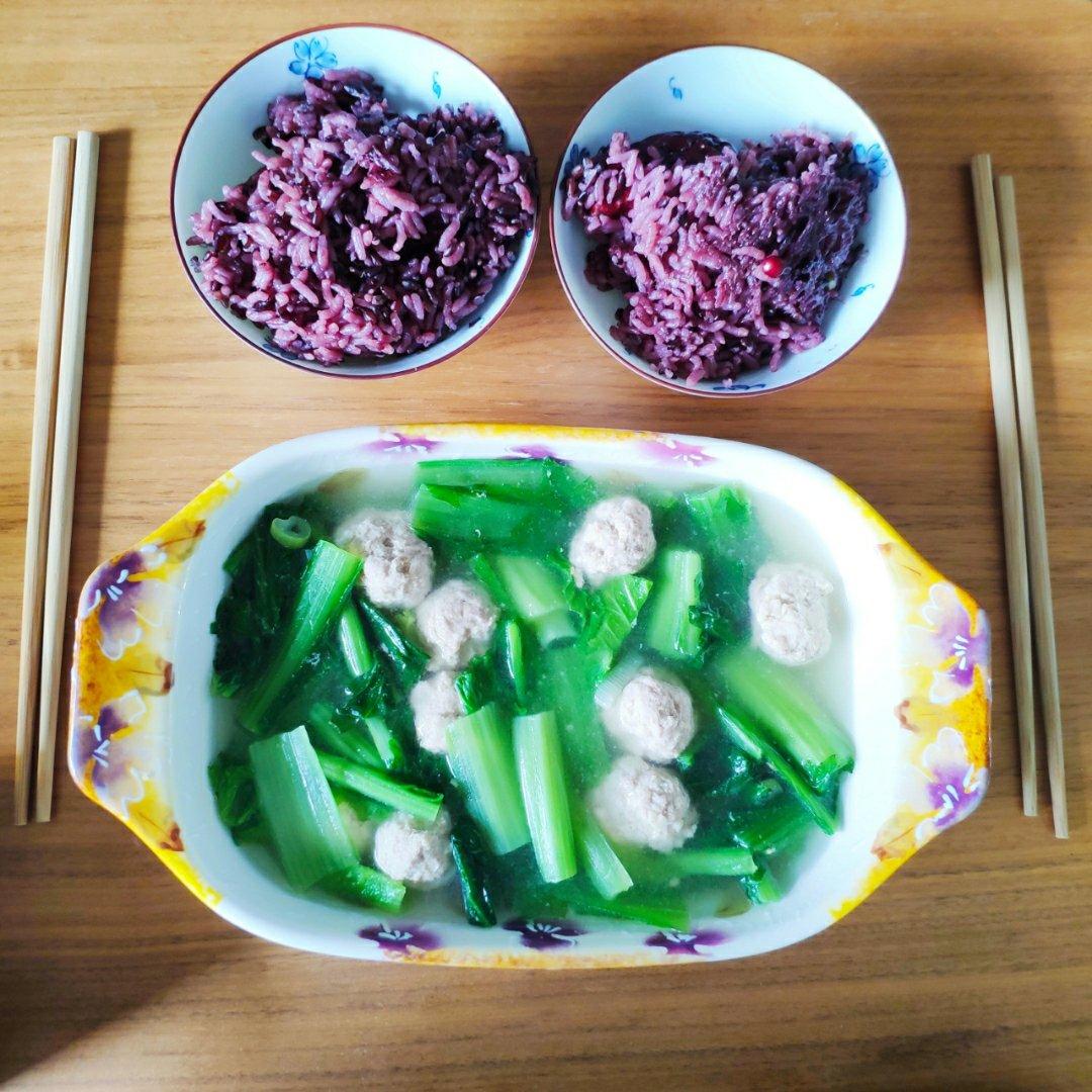 小白菜丸子汤