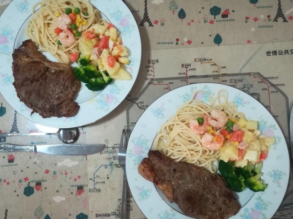 鲜嫩多汁的牛排（无需提前腌制）