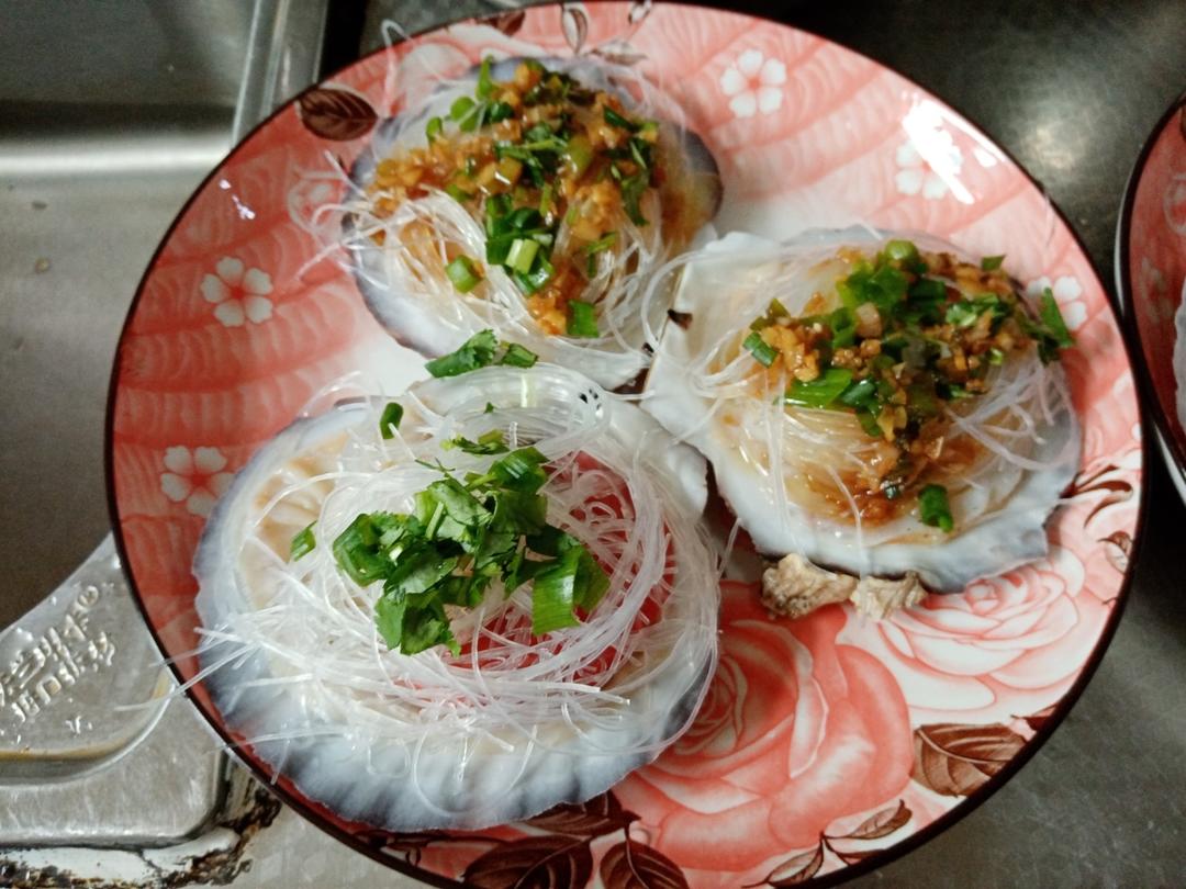 零失败的蒜蓉粉丝蒸扇贝