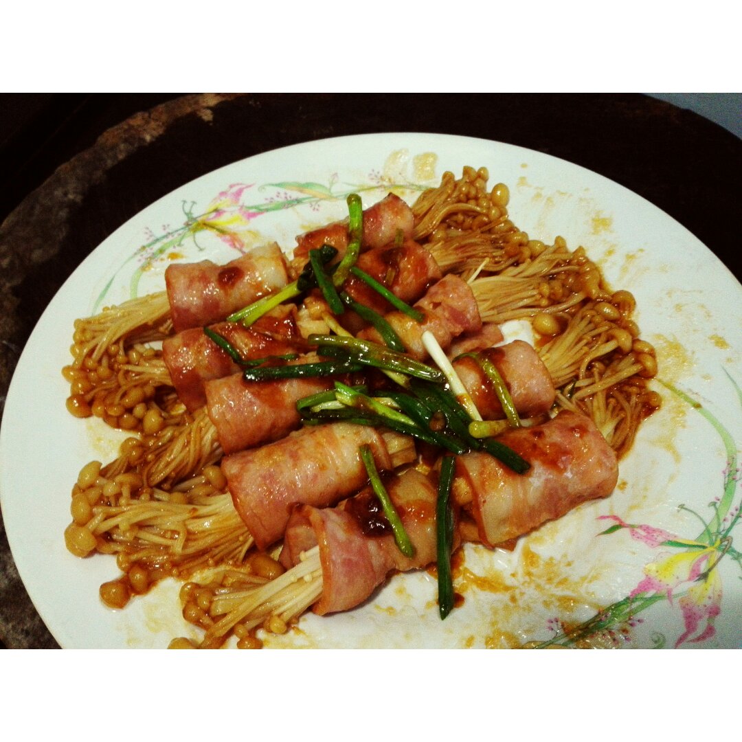 【金针菇培根卷】