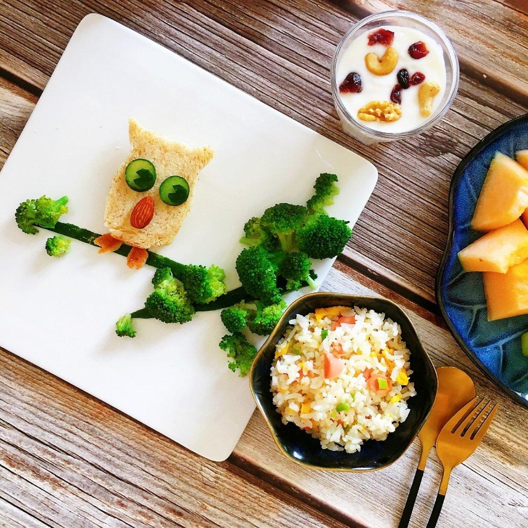 生动的动物造型早餐，夜晚的猫头鹰