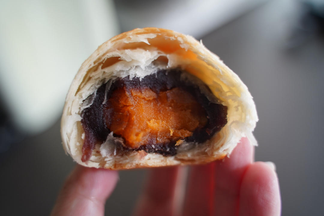 免揉免松弛超快手不破酥不混酥的蛋黄酥—新手一看包会