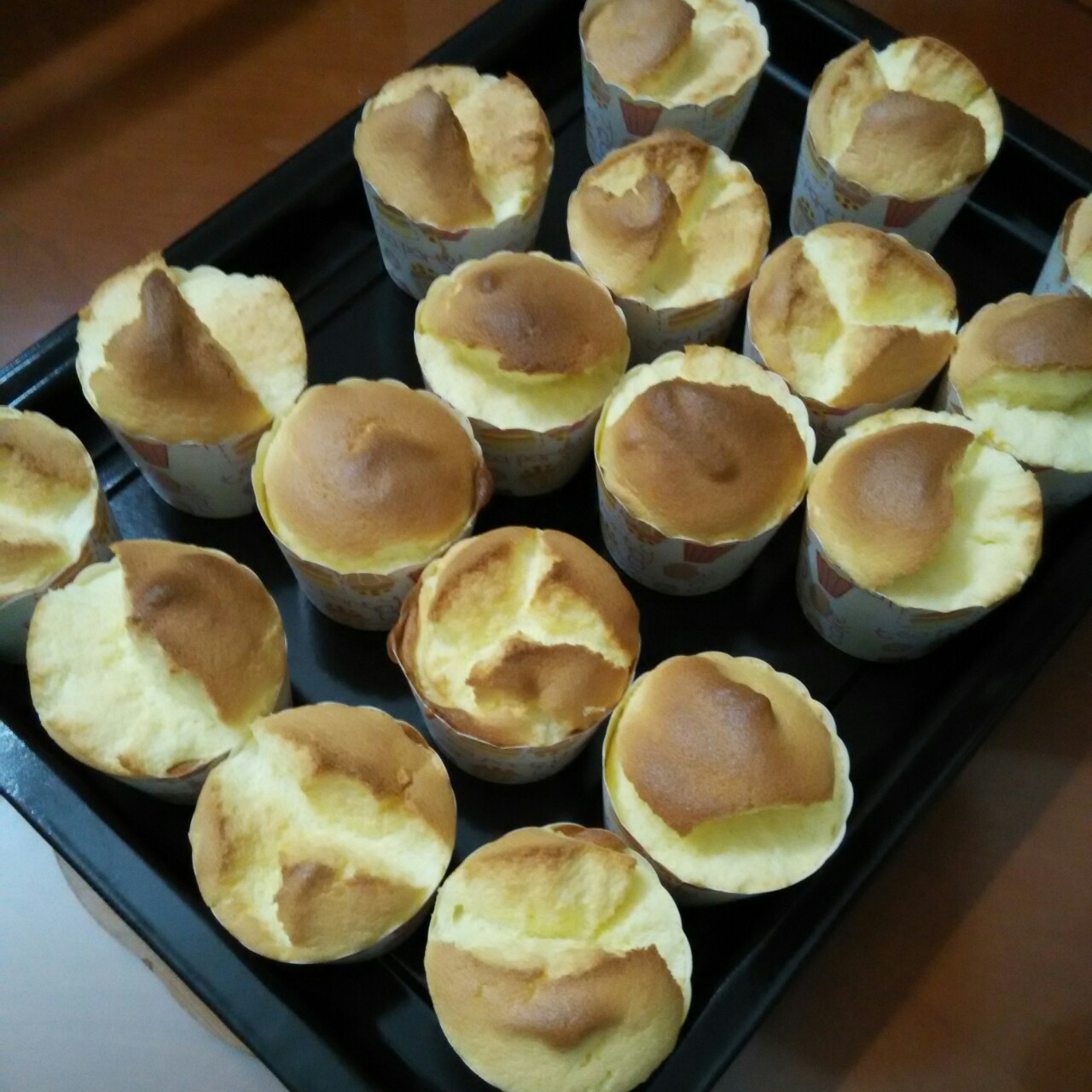 软绵绵戚风纸杯蛋糕