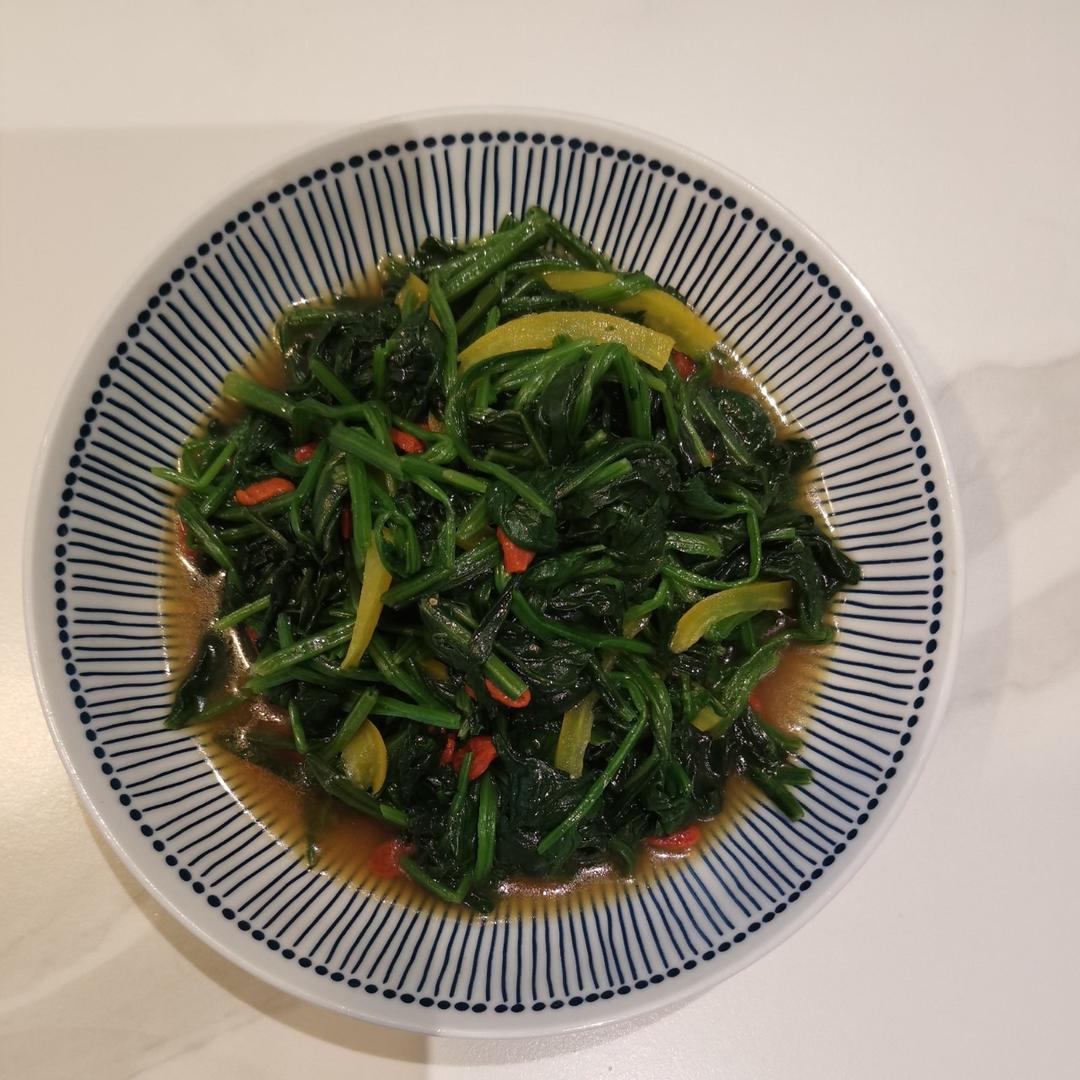 彩椒丝拌豌豆苗