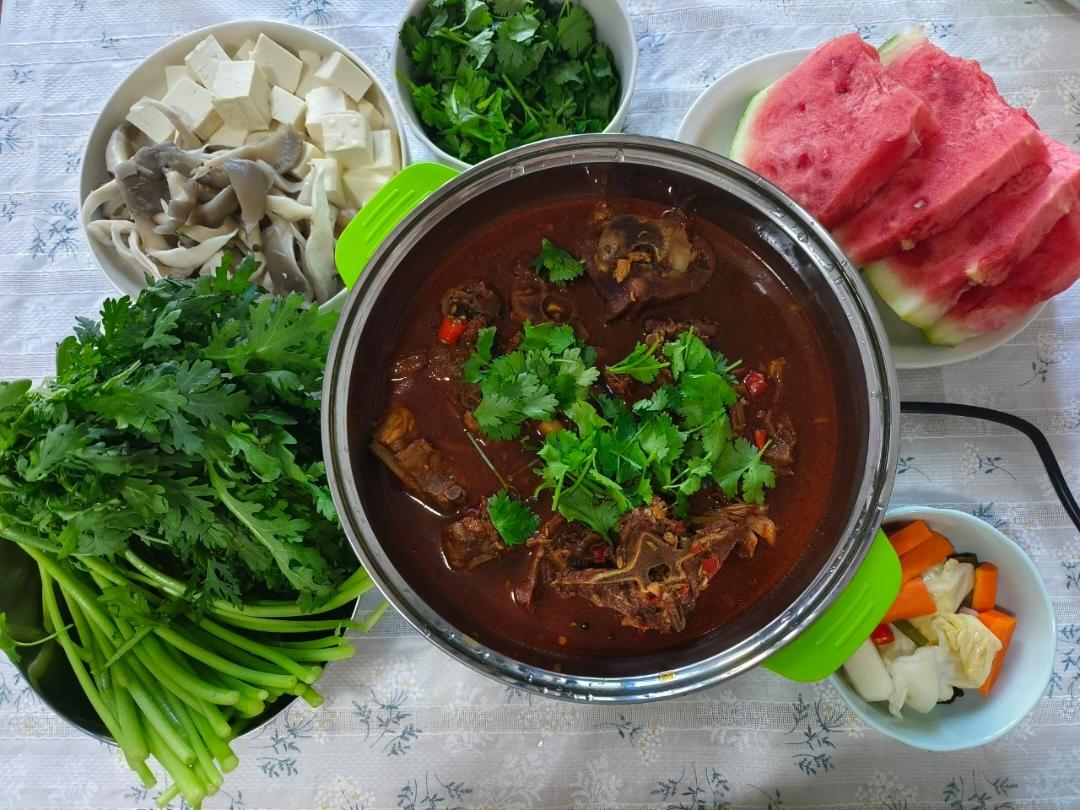 堂妈教你做红汤羊蝎子火锅