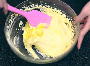 【i烘焙】柠檬汽水磅蛋糕的做法 步骤4